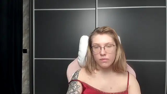 Reginasmilee online show from 01-27-25, 03:04