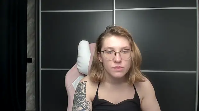 Reginasmilee online show from 01-27-25, 06:41