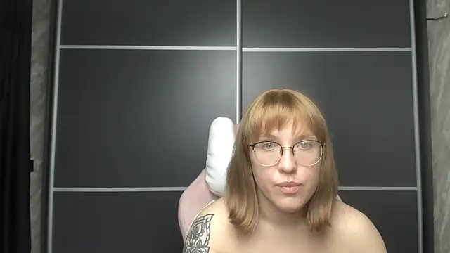 Reginasmilee online show from 01-30-25, 03:19