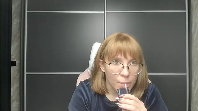 Reginasmilee online show from 02-01-25, 06:29
