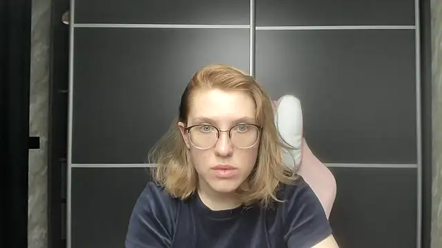 Reginasmilee online show from 02-02-25, 03:07