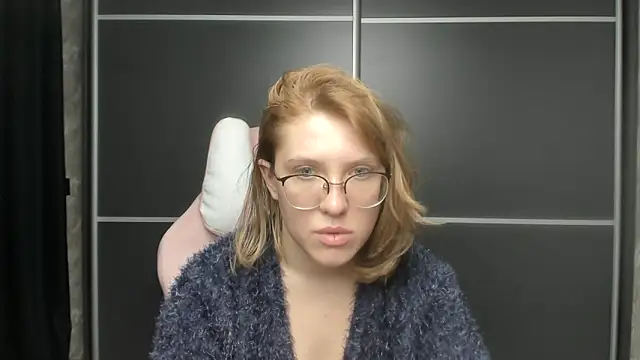 Reginasmilee online show from 02-04-25, 01:06