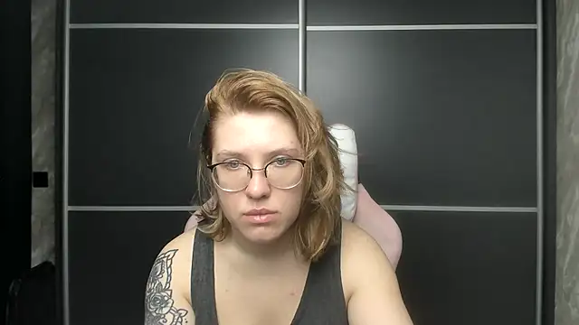 Reginasmilee online show from 02-10-25, 04:08