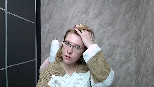 Reginasmilee online show from 02-14-25, 03:05