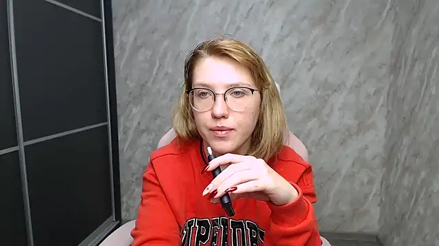 Reginasmilee online show from 02-19-25, 05:38