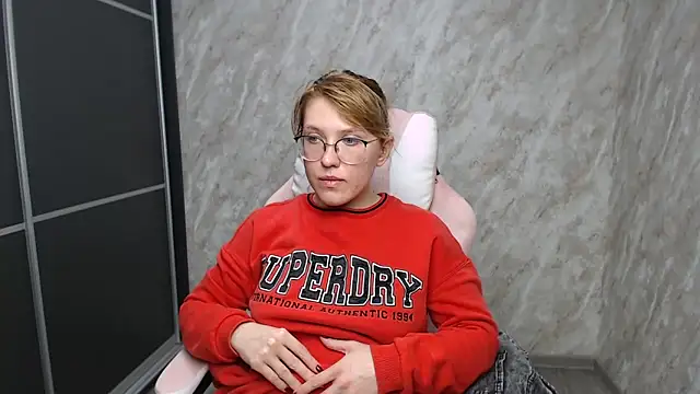 Reginasmilee online show from 02-19-25, 02:44