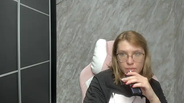 Reginasmilee online show from 02-21-25, 03:12
