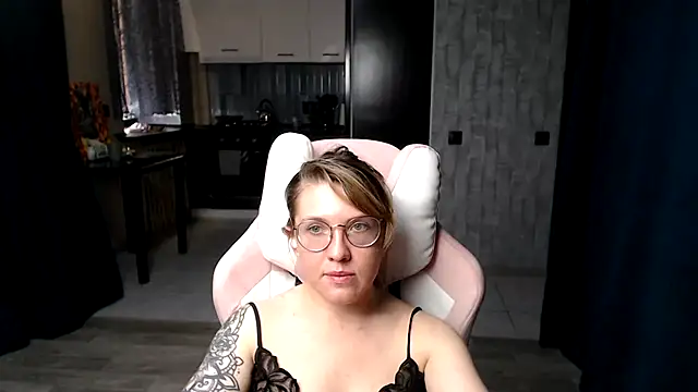 Reginasmilee online show from 09-17-25, 11:56