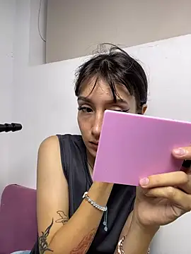 im lizzy17 online show from 07-01-26, 06:15