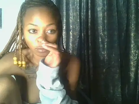 Snapshot of Prettyquueen chatting on 06-30-26, 04:02 Prettyquueen online show from 06-30-26, 04:02