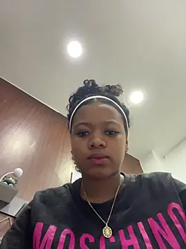 Snapshot of Isa_Giraldo1 chatting on 06-23-26, 10:41 Isa Giraldo1 online show from 06-23-26, 10:41