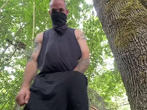 Snapshot of Ronbastard chatting on 06-28-26, 10:27 Ronbastard online show from 06-28-26, 10:27