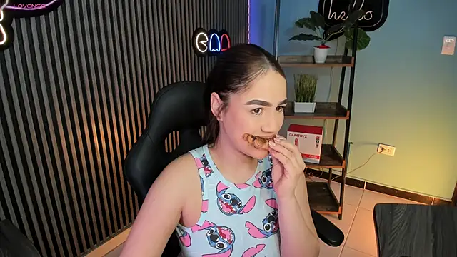 Emily robertss1 online show from 07-06-26, 12:46