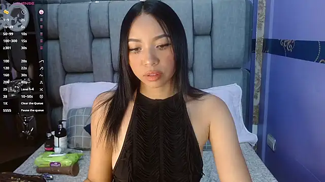 Aiuny Queens online show from 07-24-26, 10:41