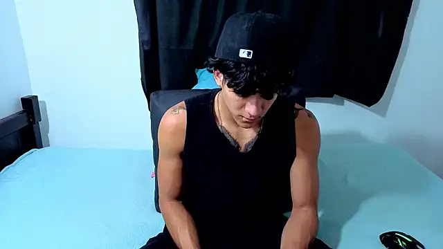 Snapshot of Noah__Dick chatting on 07-12-26, 06:37 Noah Dick online show from 07-12-26, 06:37
