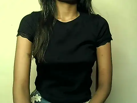 Snapshot of Siyaralove chatting on 07-20-26, 02:37 Siyaralove online show from 07-20-26, 02:37