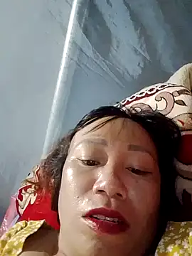 Snapshot of Moon_squirtt chatting on 07-19-26, 10:13 Moon squirtt online show from 07-19-26, 10:13