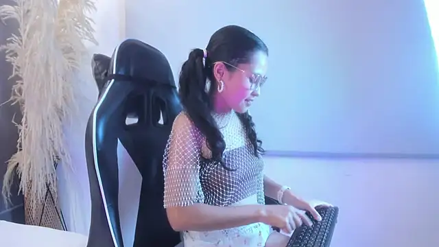 coco hirunkitty online show from 06-29-26, 12:16