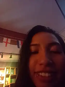 Snapshot of VioletR_osse chatting on 07-04-26, 12:06 VioletR osse online show from 07-04-26, 12:06