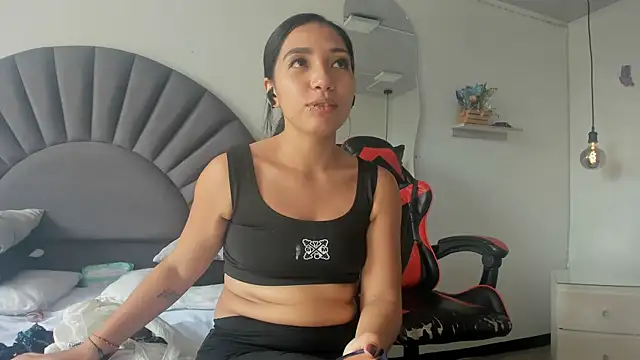 Snapshot of VioletR_osse chatting on 08-02-26, 02:37 VioletR osse online show from 08-02-26, 02:37