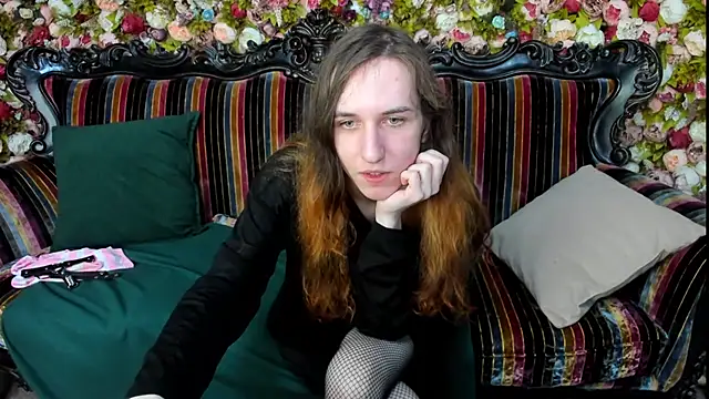 Snapshot of ChrisyBevy chatting on 06-25-26, 01:38 ChrisyBevy online show from 06-25-26, 01:38