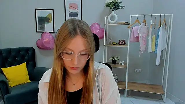 Elizabeth Hunt online show from 06-26-26, 10:52