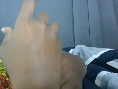 hot-peaches22 online show from 07-27-26, 06:31
