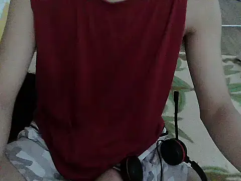 Snapshot of XorCouple chatting on 07-07-26, 01:48 XorCouple online show from 07-07-26, 01:48