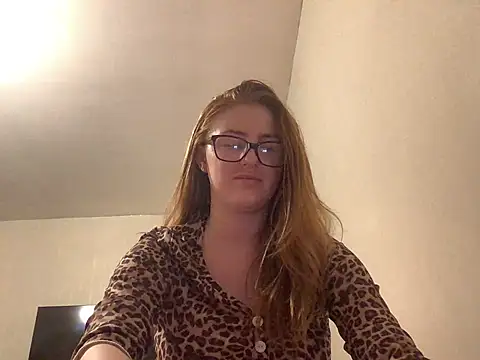Redvelvetxx2 online show from 06-26-26, 11:31