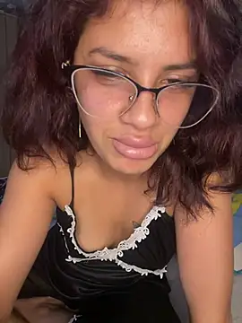 Snapshot of BiaaSexxy chatting on 07-13-26, 06:33 BiaaSexxy online show from 07-13-26, 06:33