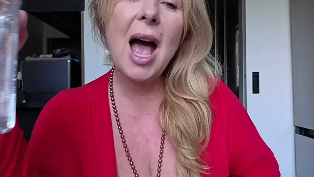 Snapshot of TammyJeann chatting on 07-14-26, 08:19 TammyJeann online show from 07-14-26, 08:19