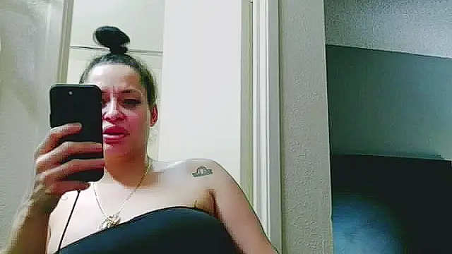 Snapshot of imisamoore69 chatting on 01-17-26, 07:13 imisamoore69 online show from 01-17-26, 07:13