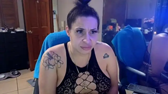 Snapshot of imisamoore69 chatting on 03-12-26, 03:12 imisamoore69 online show from 03-12-26, 03:12