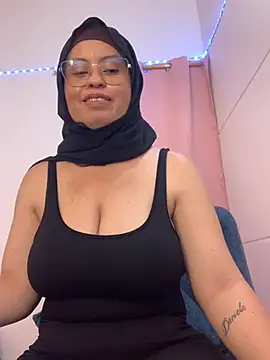 Amira-sult online show from 07-19-26, 11:08