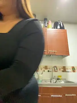 AliceStarshine online show from 02-04-25, 11:06