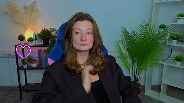 EliseWeeks online show from 07-14-26, 07:13
