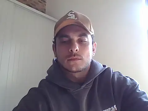 Snapshot of Marcelothegreek chatting on 07-04-26, 10:21 Marcelothegreek online show from 07-04-26, 10:21