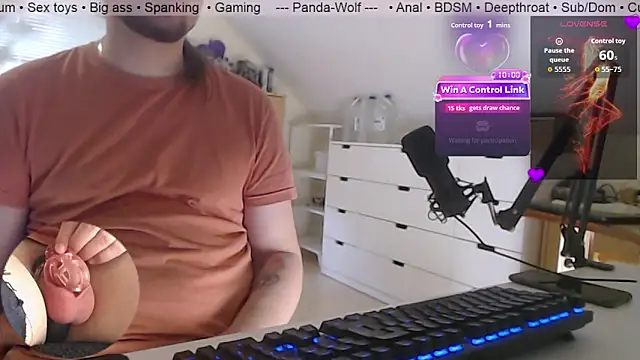 Snapshot of Panda-WolfX chatting on 07-05-26, 10:55 Panda-WolfX online show from 07-05-26, 10:55