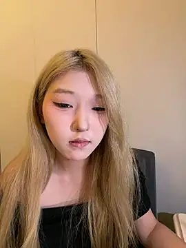 Snapshot of liyiyi- chatting on 07-06-26, 10:56 liyiyi- online show from 07-06-26, 10:56