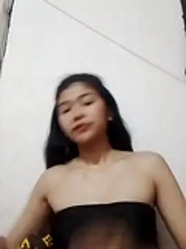 Snapshot of hot_asian10 chatting on 07-11-26, 04:32 hot asian10 online show from 07-11-26, 04:32