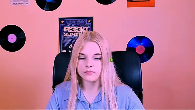 nicole bright online show from 07-08-26, 09:14