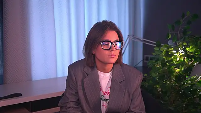 LovettaBenne online show from 07-10-26, 08:40