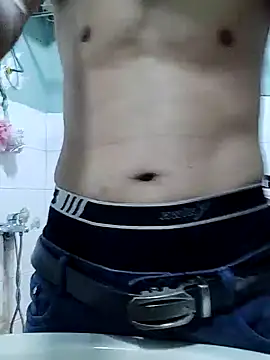 Snapshot of huynhji988 chatting on 07-08-26, 11:37 huynhji988 online show from 07-08-26, 11:37