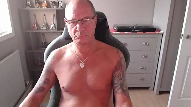 Snapshot of kellysomerset chatting on 07-15-26, 04:51 kellysomerset online show from 07-15-26, 04:51