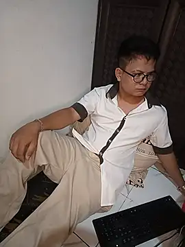 Snapshot of Cedrick68 chatting on 07-07-26, 03:49 Cedrick68 online show from 07-07-26, 03:49