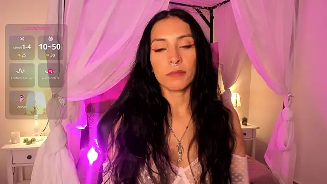 Raia Martin online show from 07-10-26, 05:56