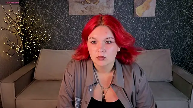 Snapshot of Emma_Davise chatting on 07-14-26, 02:05 Emma Davise online show from 07-14-26, 02:05