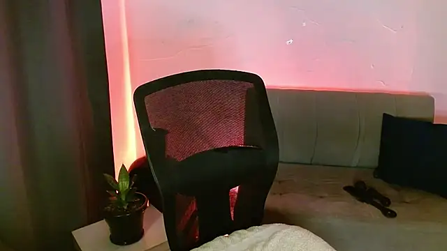 lispetite online show from 02-24-26, 06:00