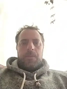 Snapshot of hernan8687 chatting on 07-11-26, 01:14 hernan8687 online show from 07-11-26, 01:14