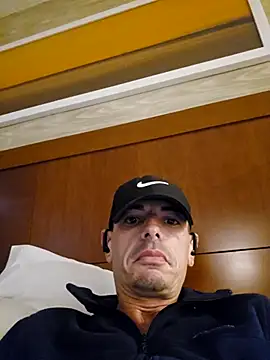 Snapshot of NEWHUNGBOY chatting on 07-17-26, 10:03 NEWHUNGBOY online show from 07-17-26, 10:03